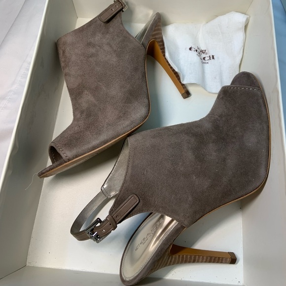 Coach Size 8.5 Taupe High Heel Sling Backs - Picture 3 of 5